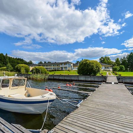 Hotel Sea Front Raseborg Bagian luar foto
