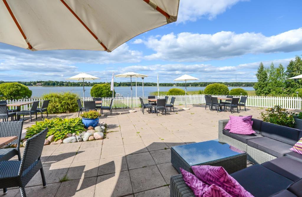 Hotel Sea Front Raseborg Bagian luar foto