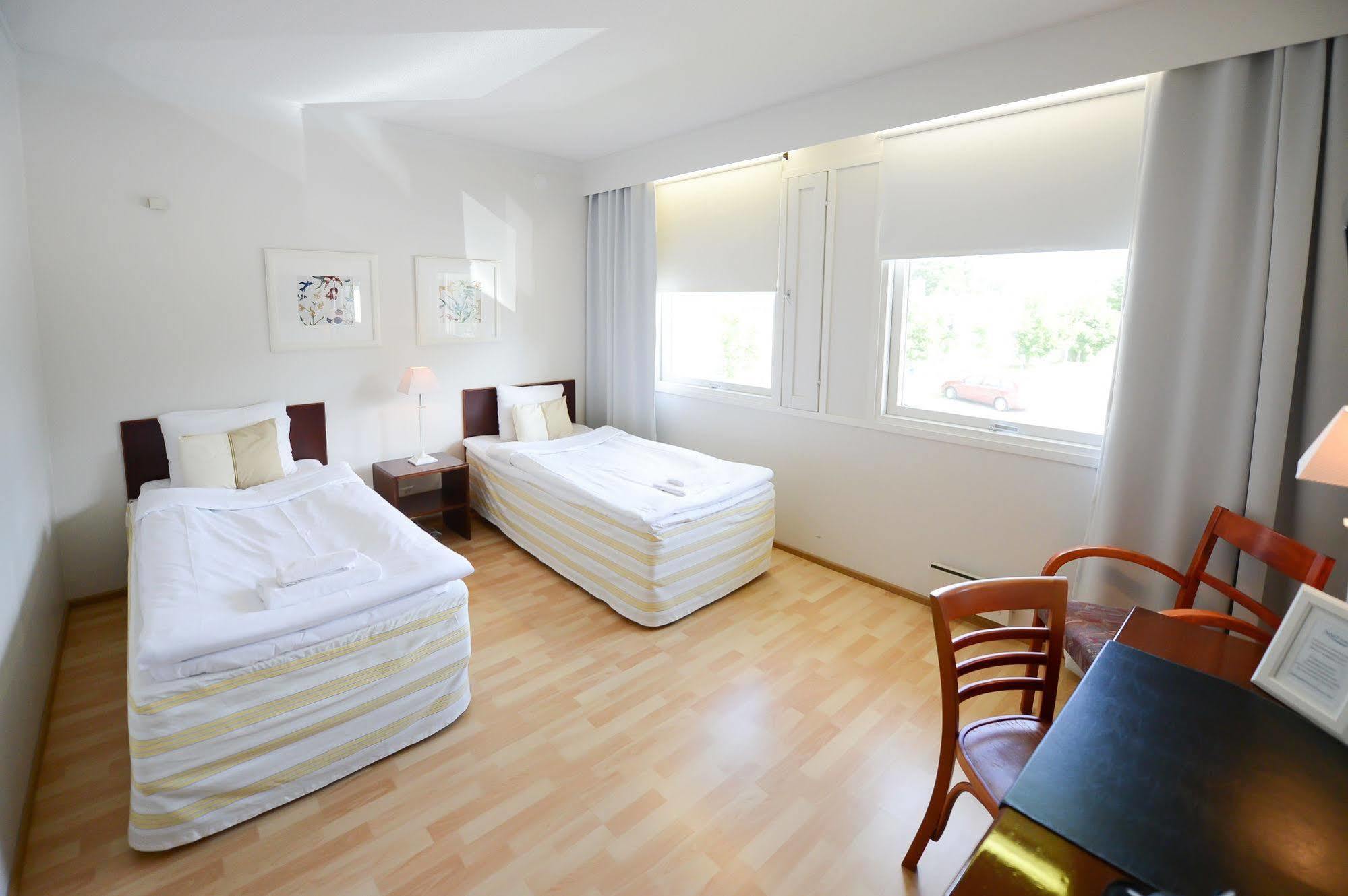 Hotel Sea Front Raseborg Bagian luar foto