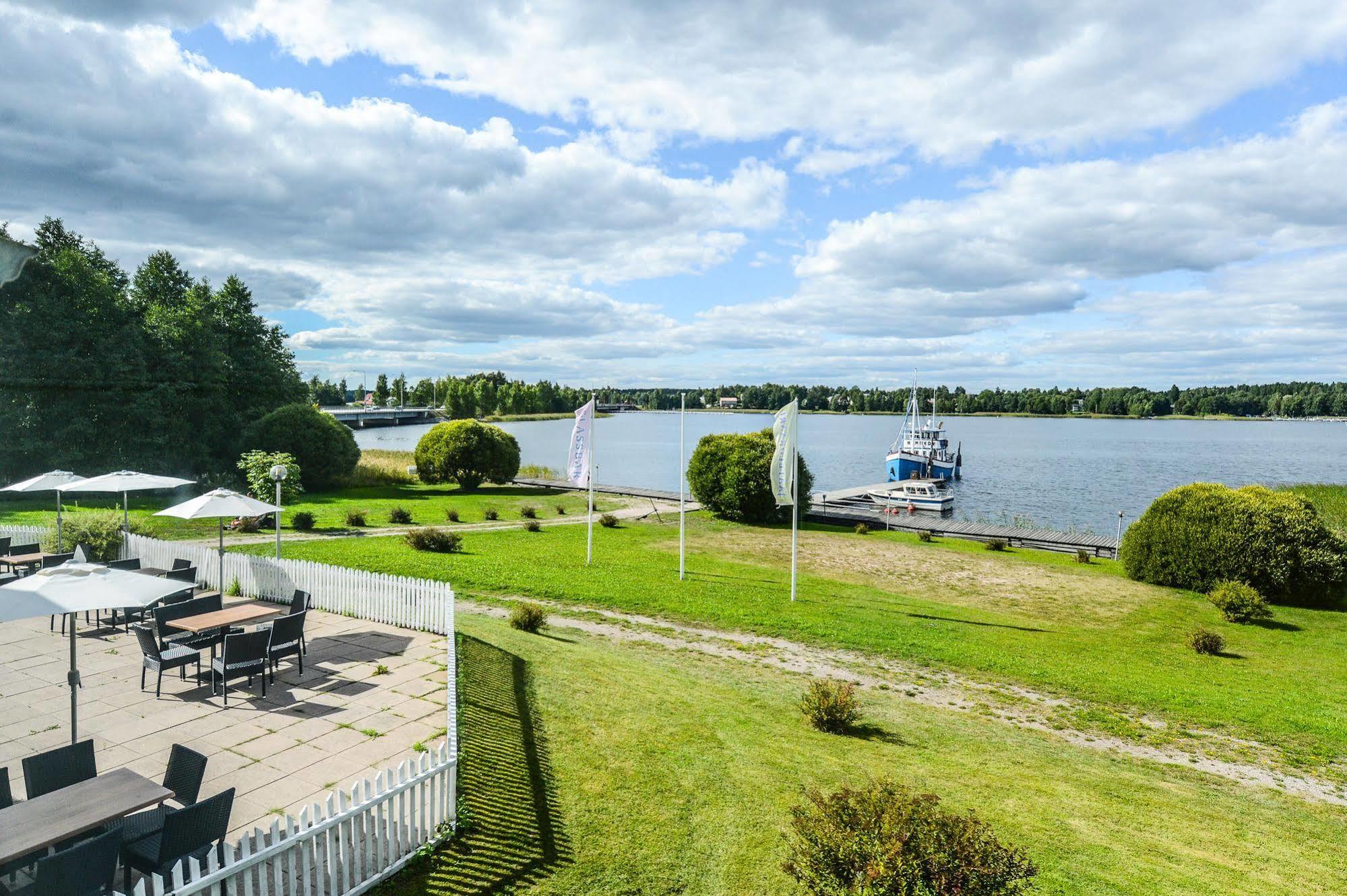 Hotel Sea Front Raseborg Bagian luar foto